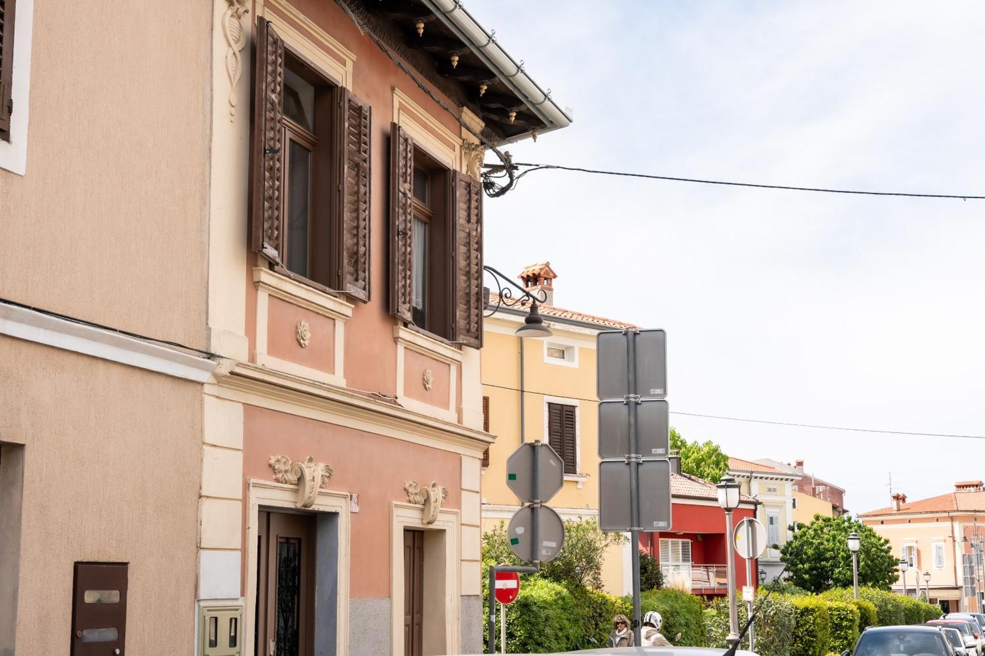 Island Apartments Izola Exterior photo