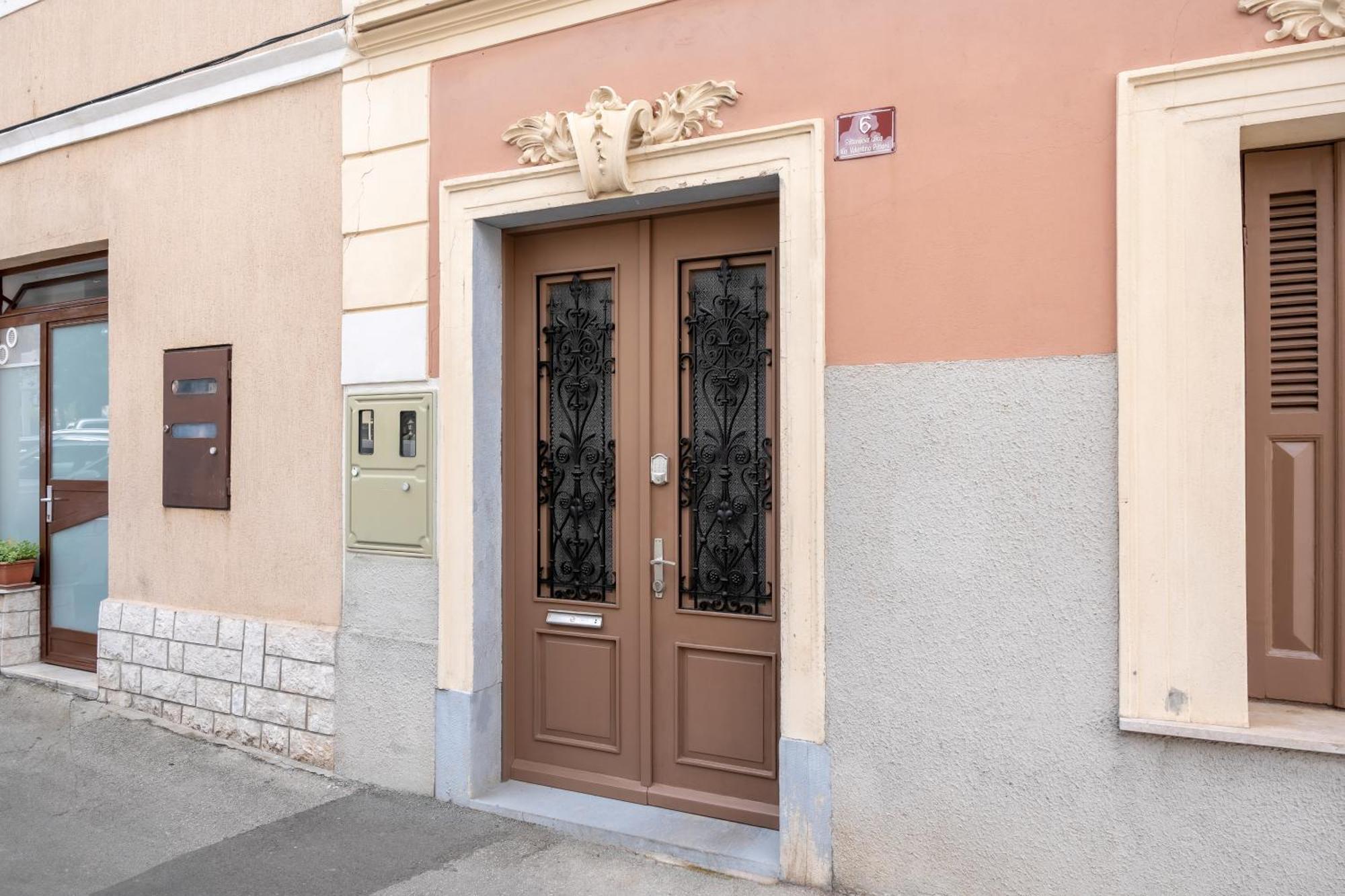 Island Apartments Izola Exterior photo