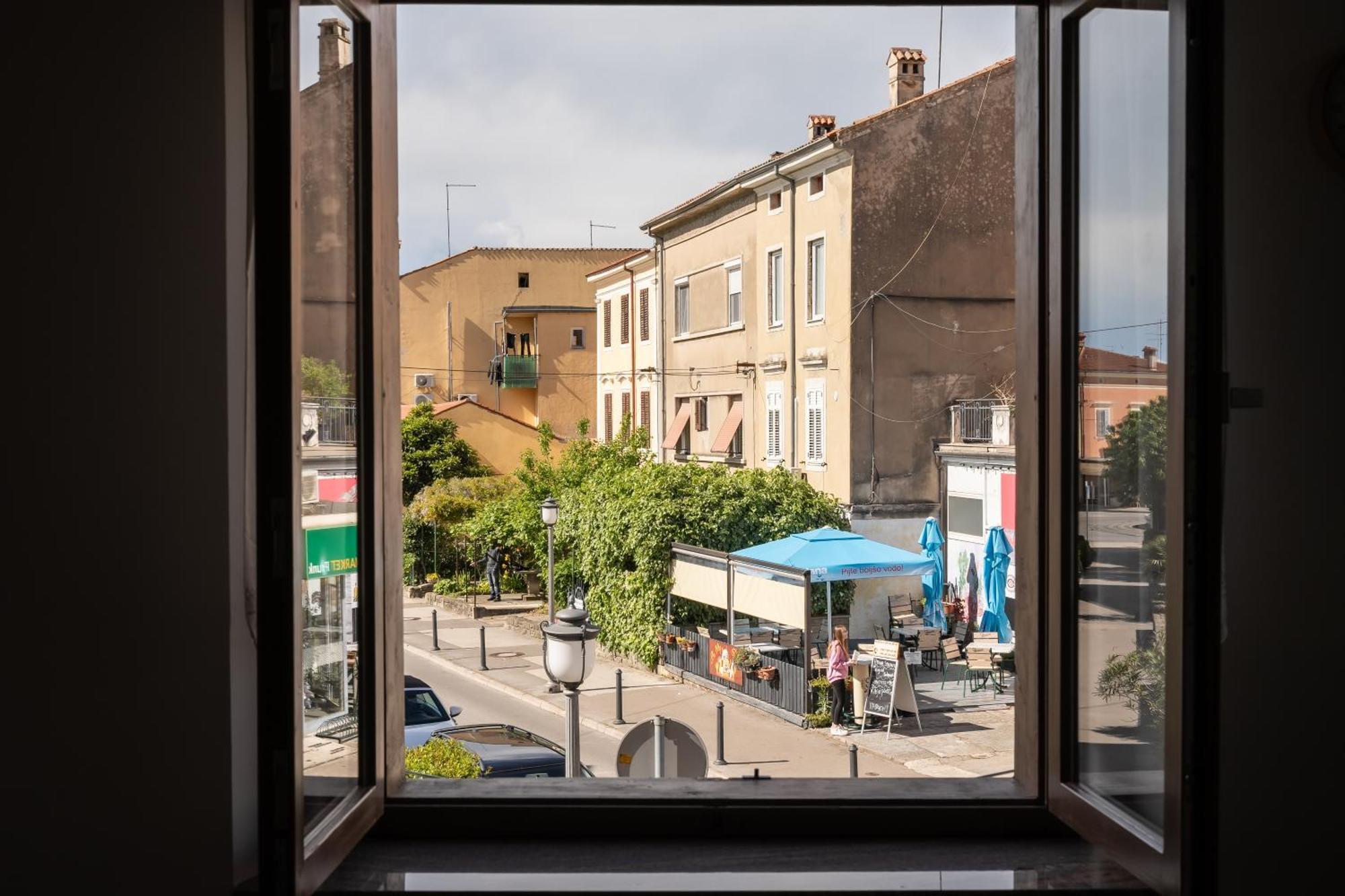 Island Apartments Izola Exterior photo